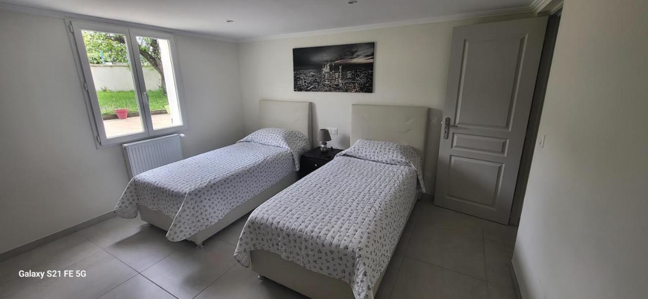 maison calme et spacieuse Bassens  Extérieur photo