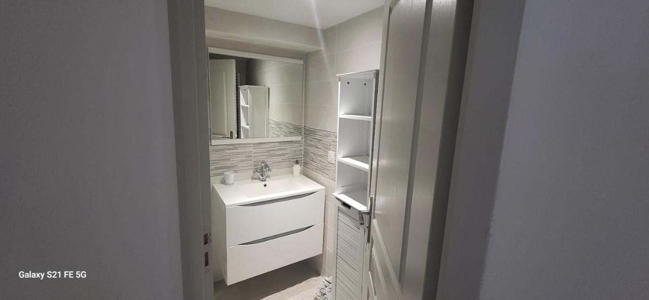 maison calme et spacieuse Bassens  Extérieur photo