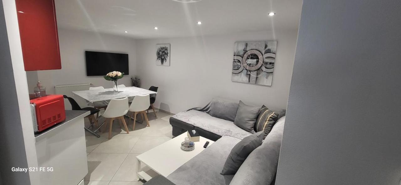 maison calme et spacieuse Bassens  Extérieur photo